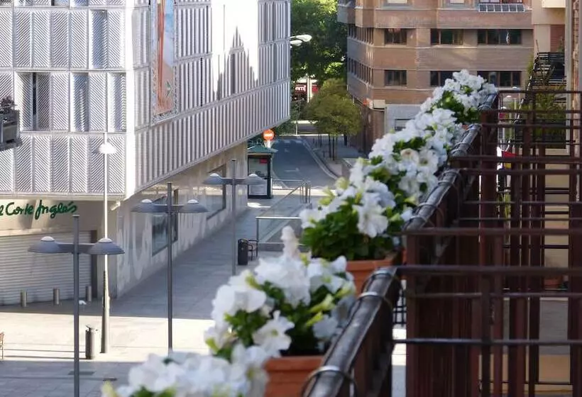 اتاق استاندارد با بالکن, Hostal Navarra