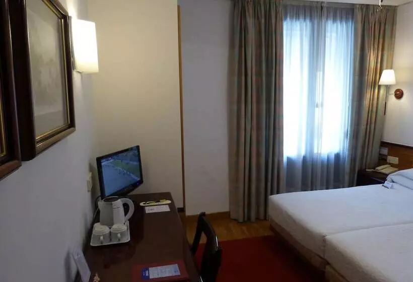 اتاق استاندارد با بالکن, Hostal Navarra