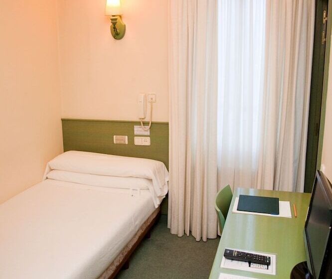 اتاق عادی یک تخته, Hostal Navarra