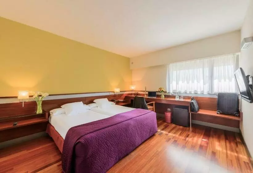Standart Oda, Hostal Torrejon