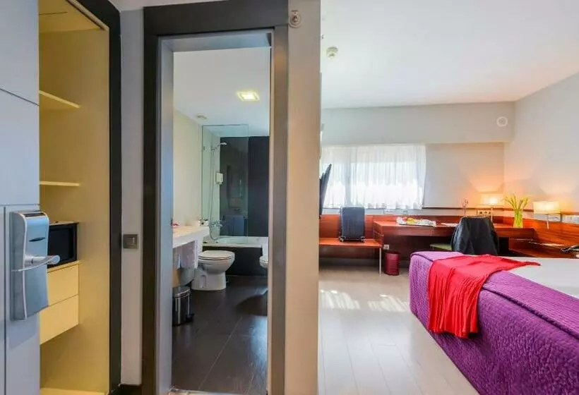 Standart Oda, Hostal Torrejon