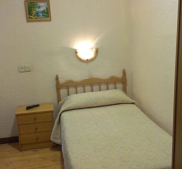 اتاق استاندارد یک نفره, Hostal Zamora