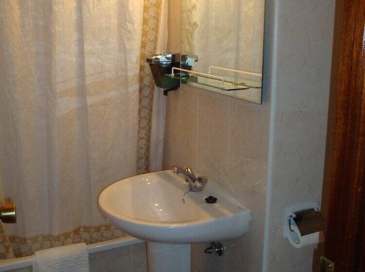 اتاق استاندارد, Hostal Zamora