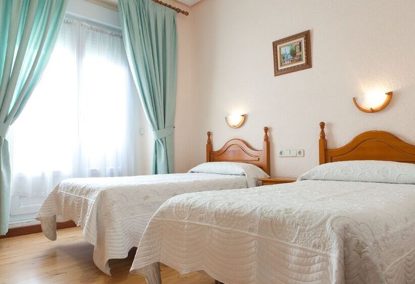 اتاق استاندارد, Hostal Zamora