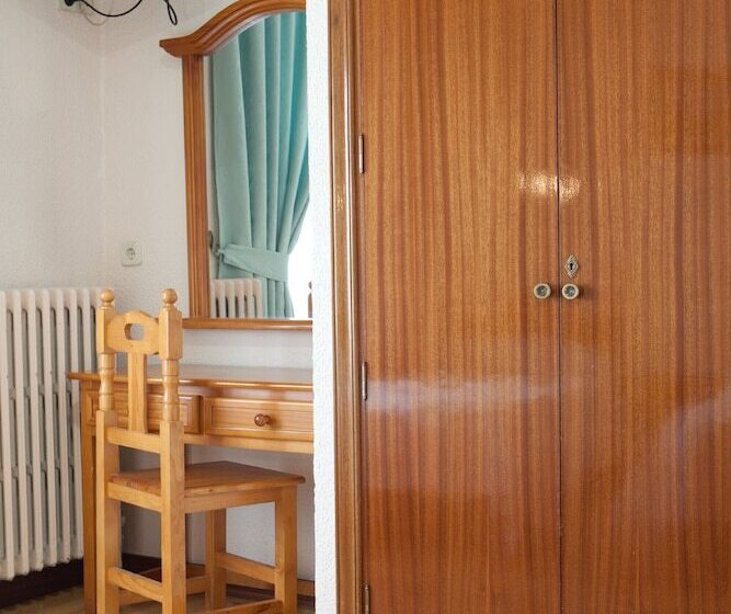 اتاق استاندارد سه نفره, Hostal Zamora