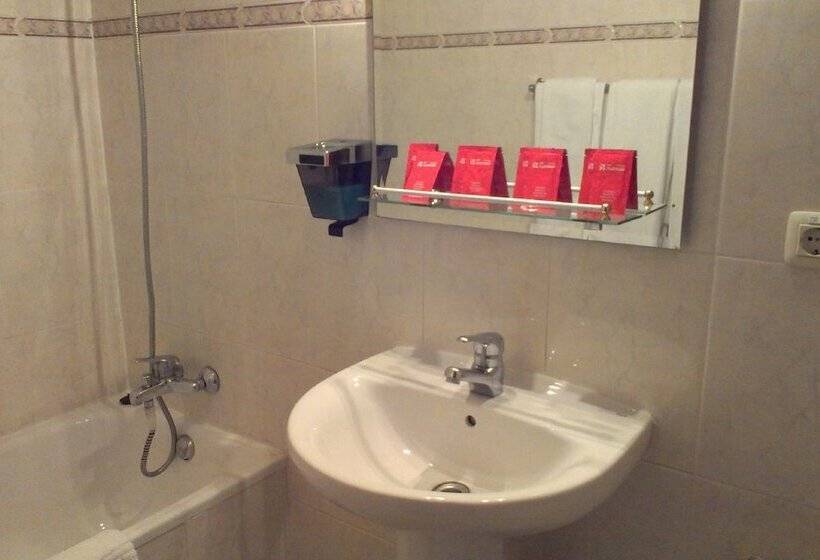 اتاق استاندارد چهار تخته, Hostal Zamora