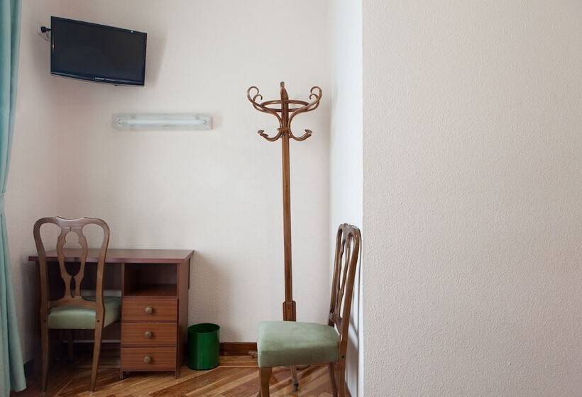 اتاق استاندارد چهار تخته, Hostal Zamora