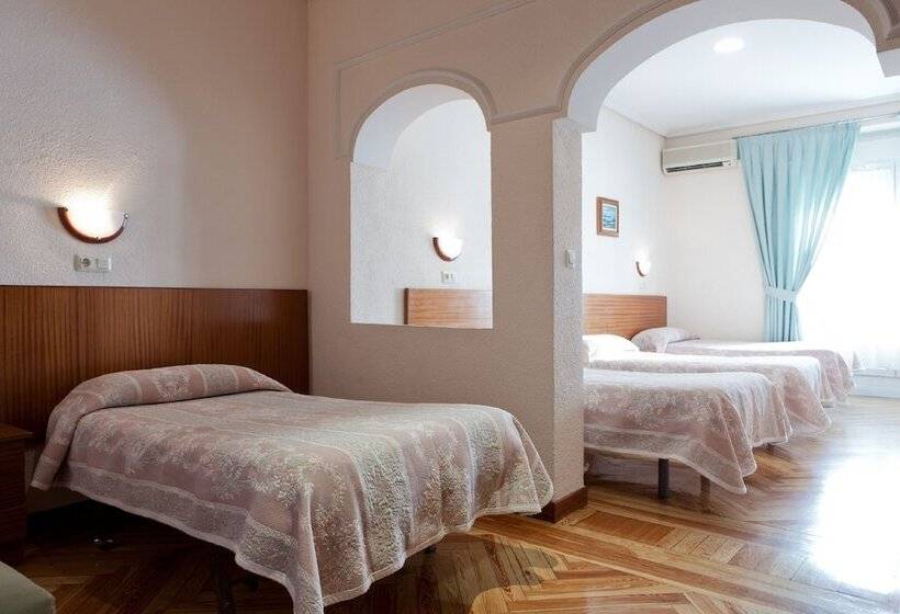 اتاق استاندارد چهار تخته, Hostal Zamora
