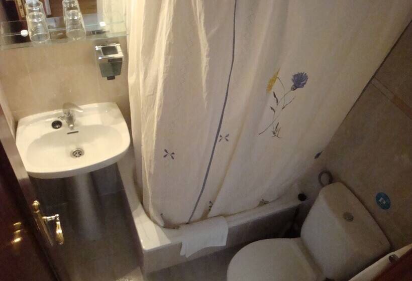 اتاق عادی, Hostal Zamora