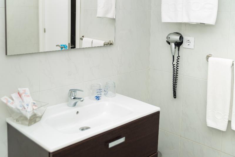 جناح جونيور, Aluasun Costa Park