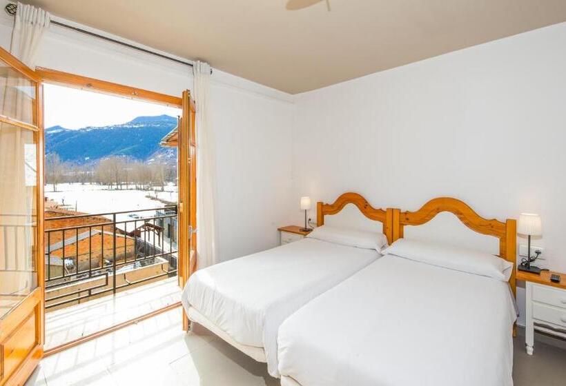 直达温泉标准间, Hotel Apartamentos Trainera