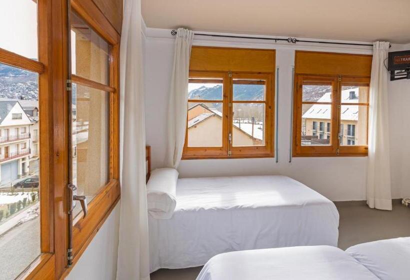 标准三人间, Hotel Apartamentos Trainera