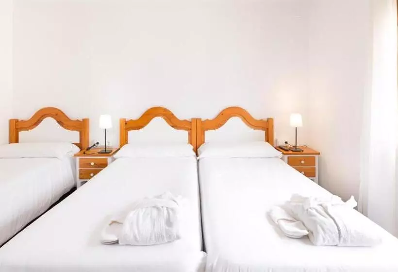 اتاق استاندارد سه نفره, Hotel Apartamentos Trainera