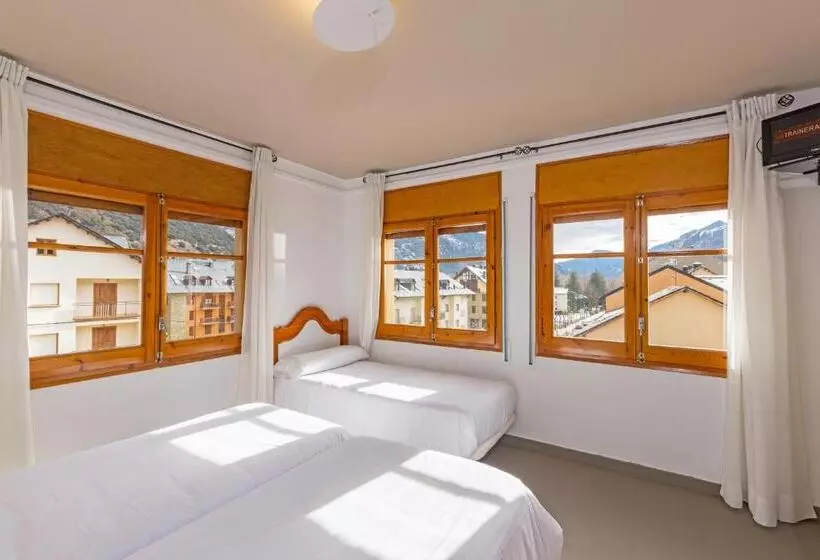 اتاق استاندارد سه نفره, Hotel Apartamentos Trainera