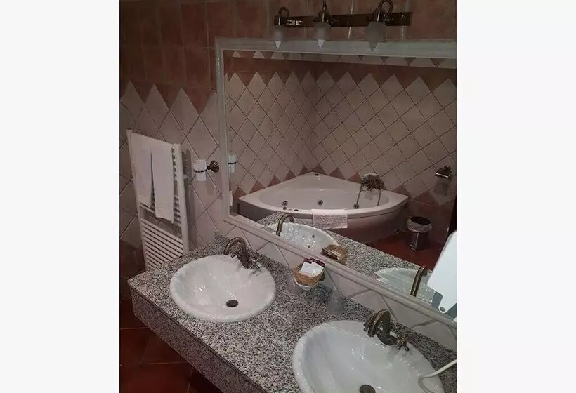 Superior Oda, Escua