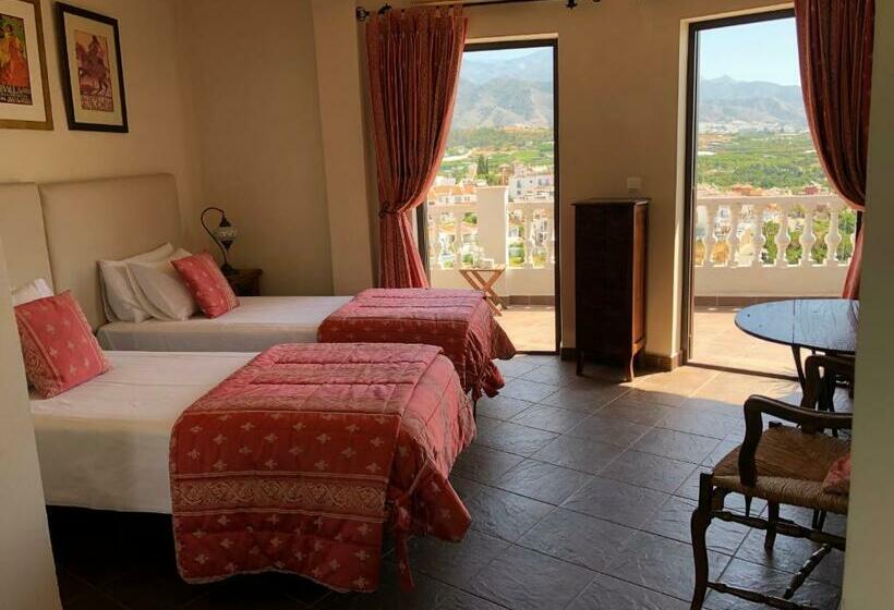 Deniz Manzaralı Teraslı Standart Oda, Hostal Avalon