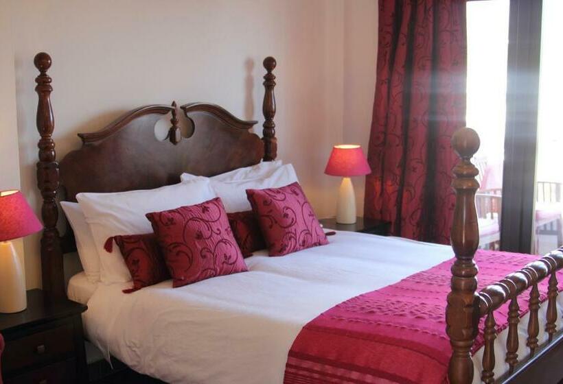 Deniz Manzaralı Teraslı Standart Oda, Hostal Avalon