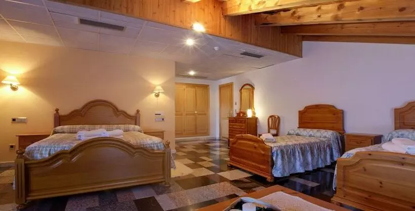 Standard Neljän Hengen Huone, Hostal Casa Ramón