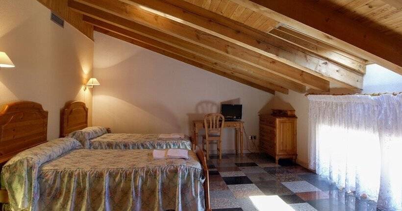 Habitación Cuádruple Estándar, Hostal Casa Ramón
