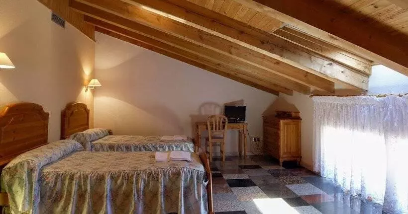 Standard Neljän Hengen Huone, Hostal Casa Ramón