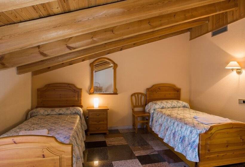 Habitación Cuádruple Estándar, Hostal Casa Ramón