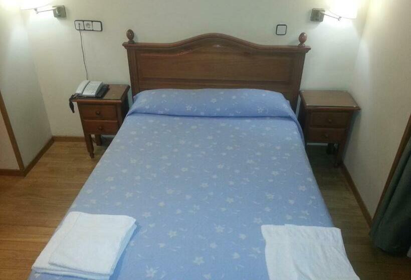 Camera Standard, Hostal Guerra