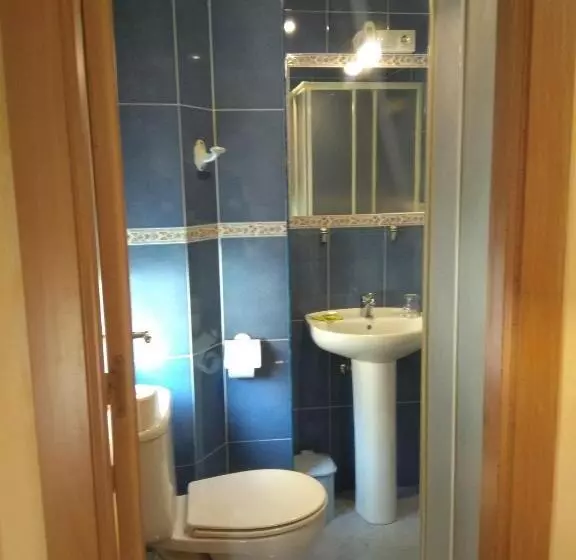 اتاق اکونومی یک تخته, Hostal Lido
