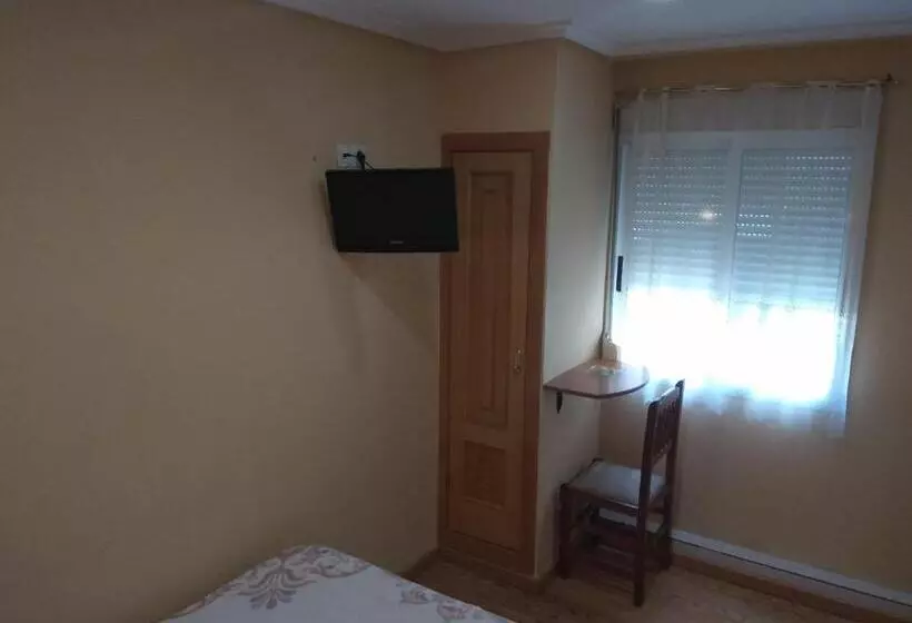 اتاق اکونومی یک تخته, Hostal Lido