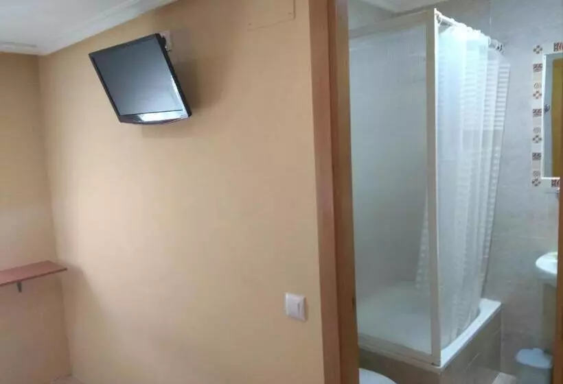 اتاق اکونومی یک تخته, Hostal Lido