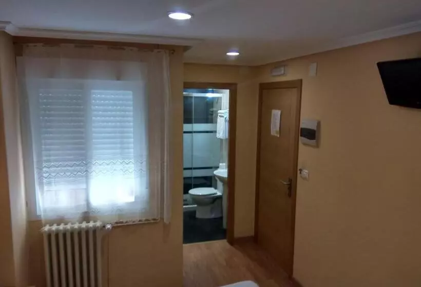 اتاق استاندارد یک نفره, Hostal Lido