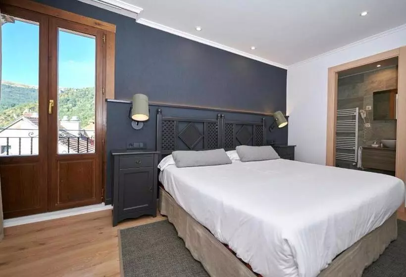 バルコニー付きデラックスルーム, Hostal Lola