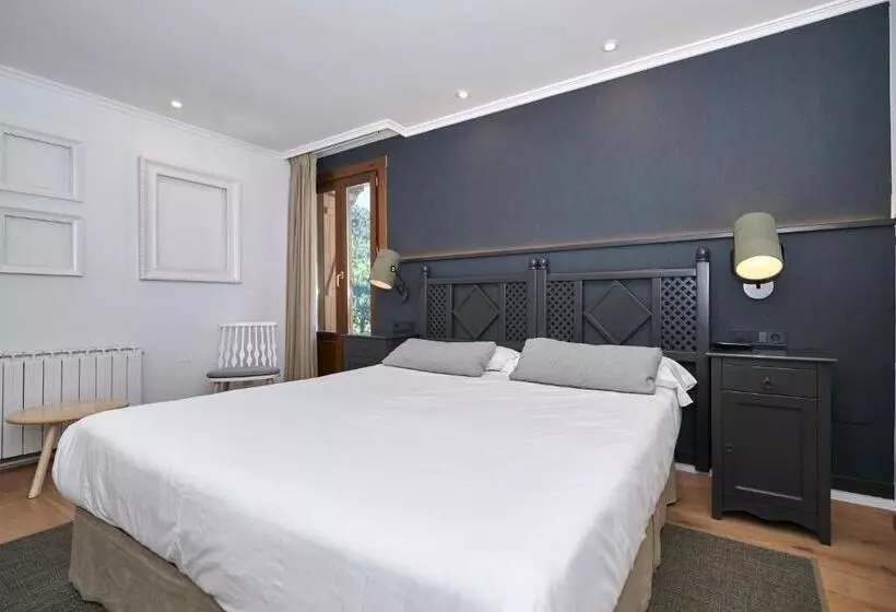 バルコニー付きデラックスルーム, Hostal Lola