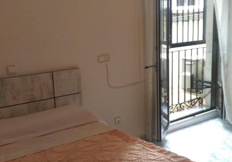 اتاق استاندارد, Hostal Palacios Fuencarral