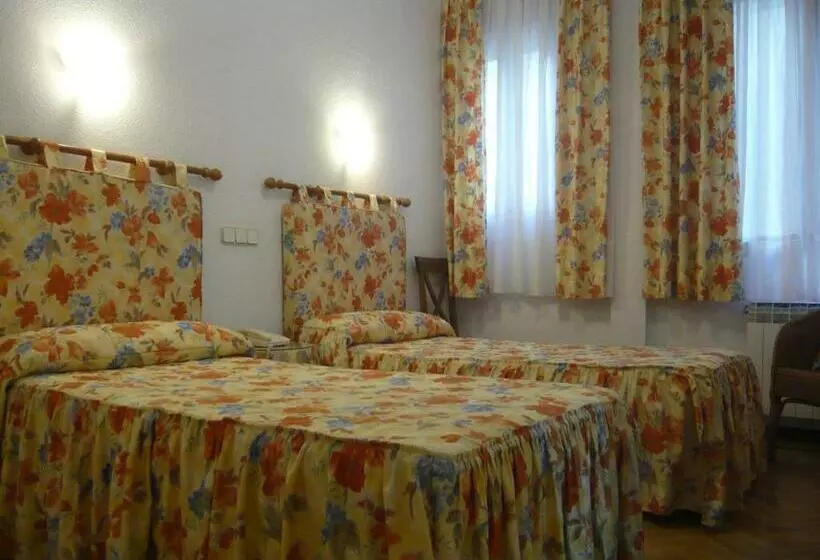 スタンダードルーム, Hostal Triana