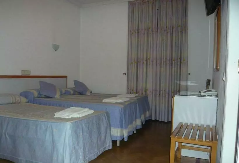 スタンダードルーム, Hostal Triana
