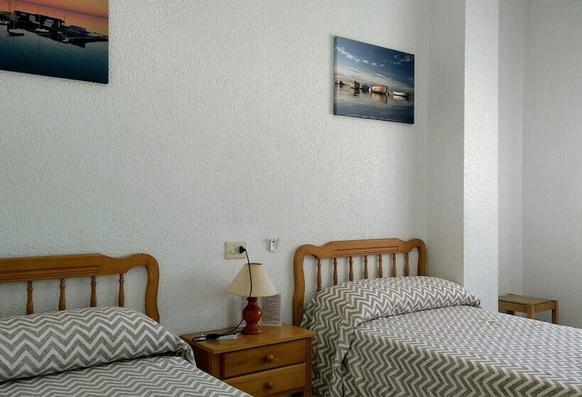 수피리어 룸, La Obrera