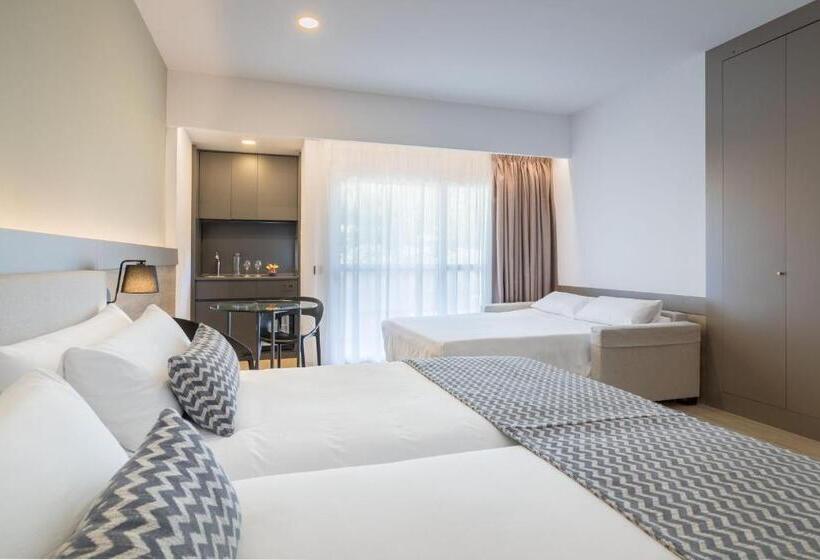 Трехместный Номер Superior, Occidental Puerto Banús