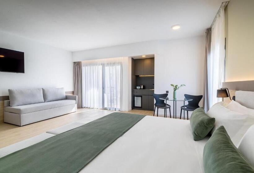 디럭스 트리플 룸, Occidental Puerto Banús