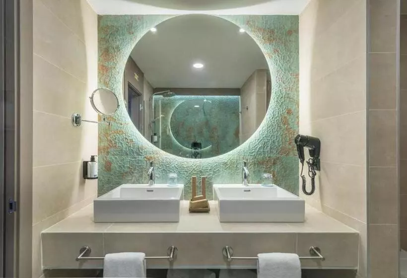 اتاق لوکس سه تخته, Occidental Puerto Banús