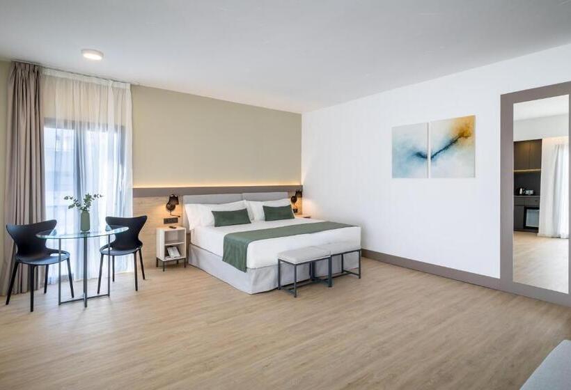 Трехместный Номер Deluxe, Occidental Puerto Banús