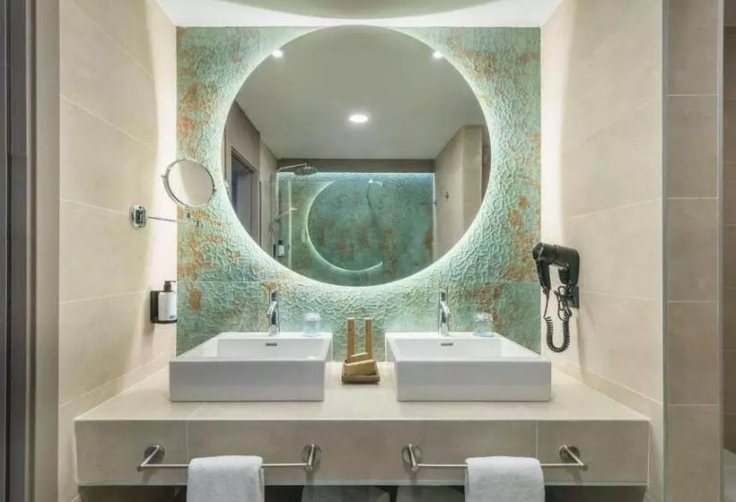 اتاق لوکس سه تخته, Occidental Puerto Banús