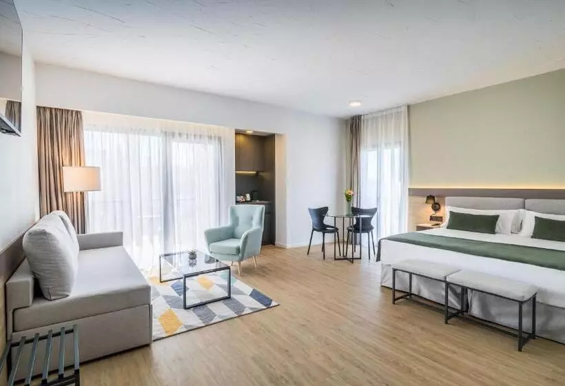 اتاق لوکس, Occidental Puerto Banús
