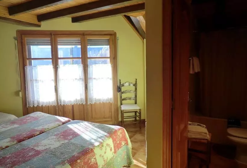 Camera Tripla Standard, Pension Malida