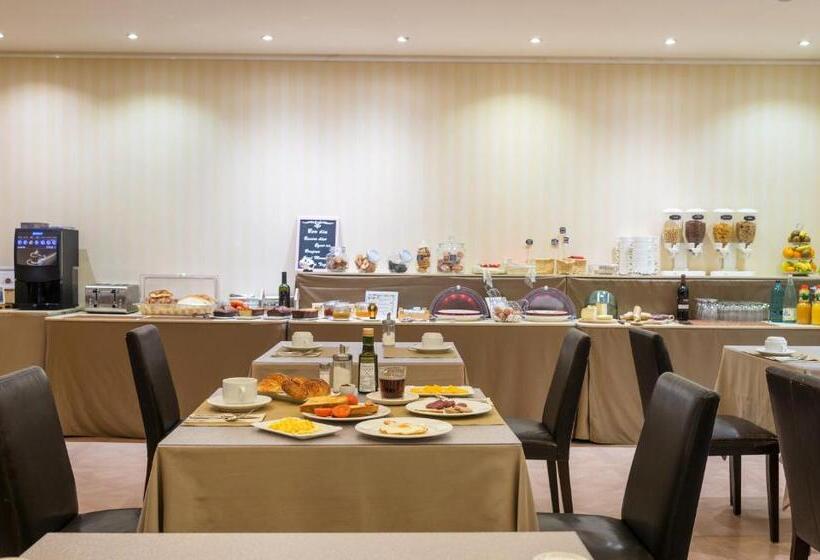 Номер Стандарт Трехместный, Andria