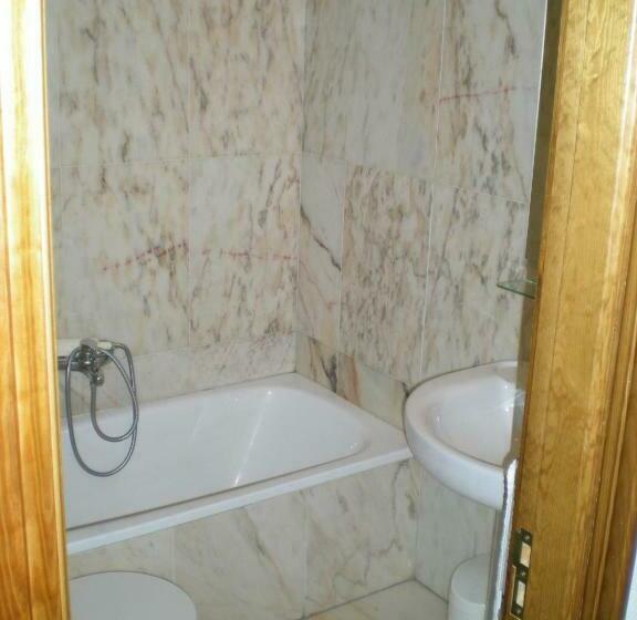 اتاق استاندارد یک نفره, Puerta Romeros