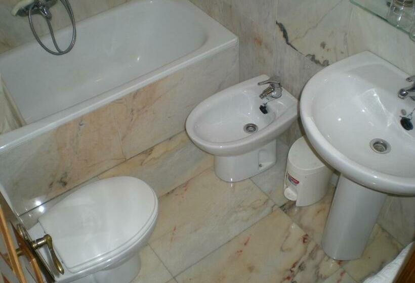 اتاق استاندارد, Puerta Romeros