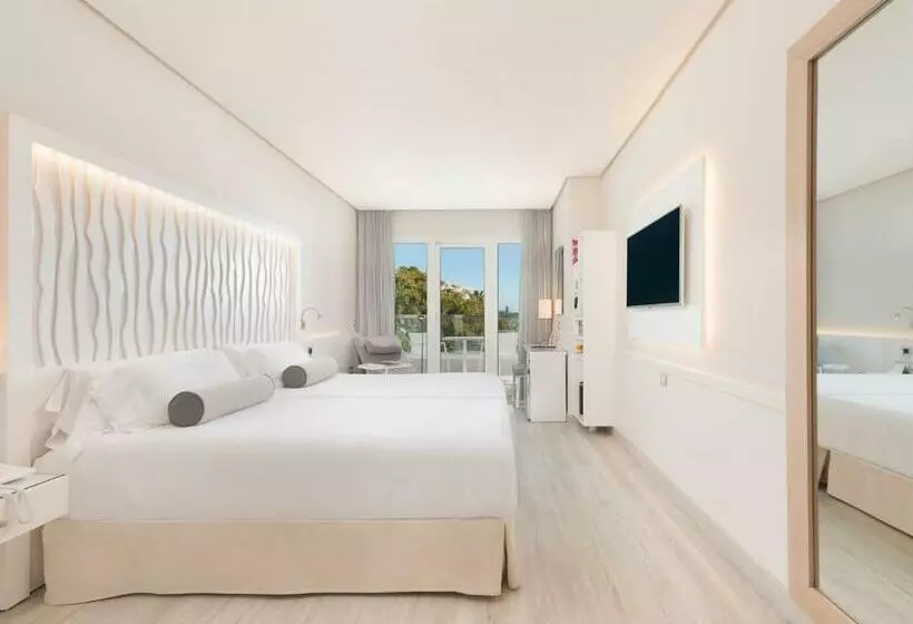 Triple Room Sea View, Amàre Beach Hotel Marbella - Adults Recommended