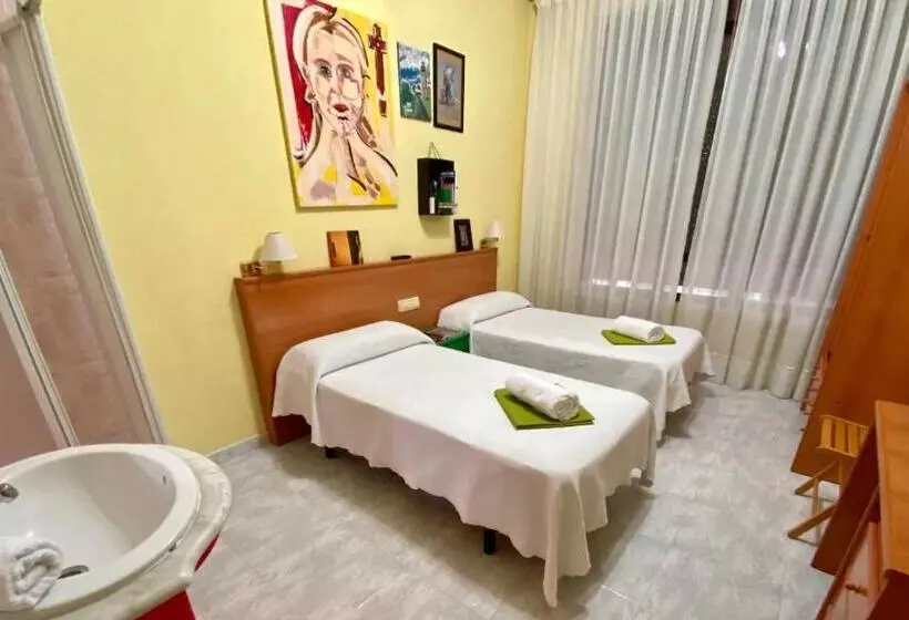 اتاق استاندارد با سرویس بهداشتی مشترک, Hostal Alvarez