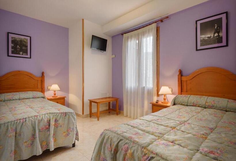 Номер Стандарт Вид на Горы, Hostal Kimboa