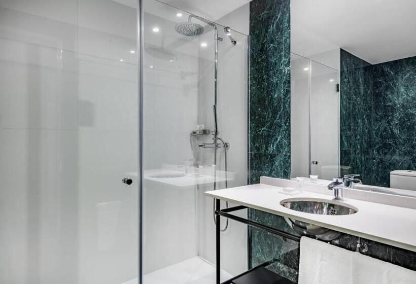 اتاق استاندارد سه نفره, Ac Hotel Avenida De América By Marriott